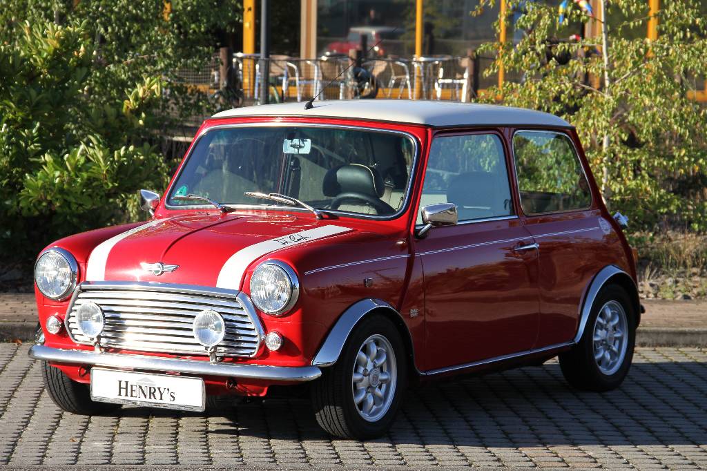 Mini Cooper MK VII, EZ 11.1999 Laufleistung ca. 115.905 km, 46 kW/ 63 PS, 4-Gang Schaltgetriebe, rot mit weißem Dach, Kunstleder schwarz/beige, ...