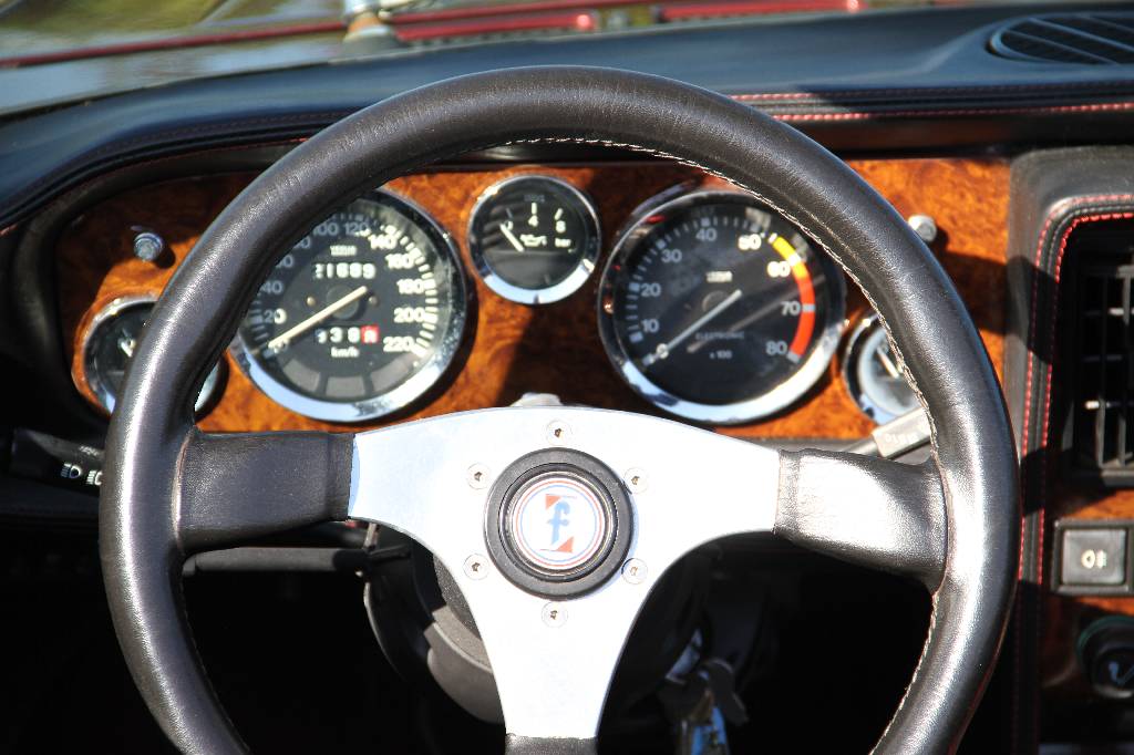 Detail g: Fiat 124 DS Spidereuropa, EZ 04.1985, Laufleistung ca. 119.000 km, TÜV bis 07.2016, 77 kW/ 105 PS, 5-Gang Schaltgetriebe, bordeaux metallic, ...