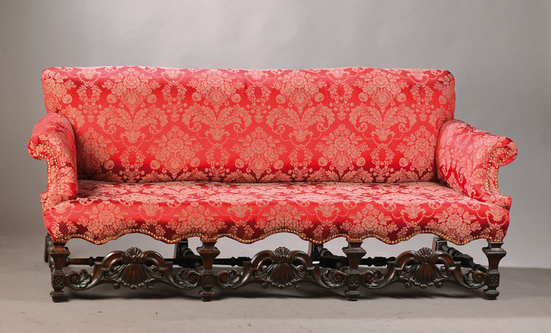 3-Sitzer-Bank im Barockstil, wohl Belgien, um 1890, Eiche massiv, im Frühbarock-Stil, reiche 3-fach gegliederte Zarge mit Kammmuschelornament, ...
