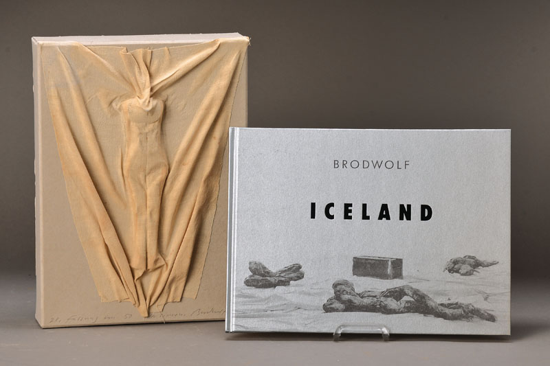 Jürgen Brodwolf, geb. 1932, Skulptur, Tubenfigur, Mischtechnik/Karton, aus der Serie: Iceland, signiert und nummeriert 28/50, datiert 99, ca. ...