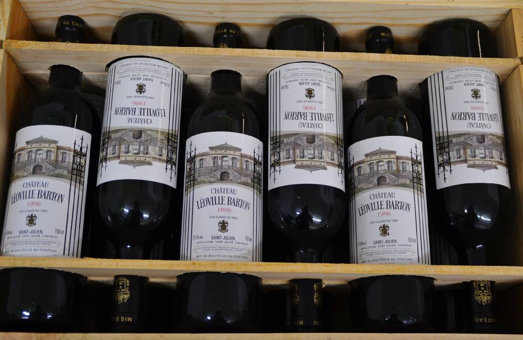 12 Flaschen 1996 Chateau Leoville Barton, St.Julien-Medoc, je ca. 75 cl, je into neck, unverkostet, in Originalholzkiste, selten im Angebot, ...