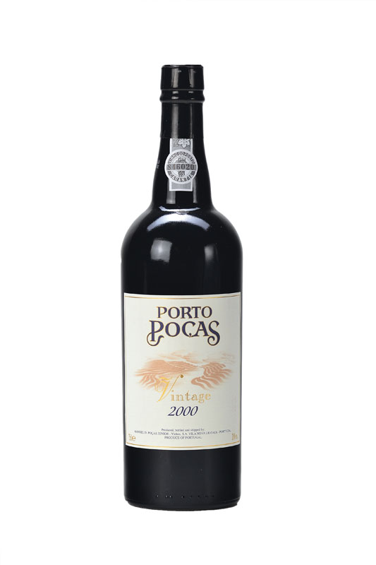 60 Flaschen 2000 Porto Pocas Vintage Port, je ca. 75 cl, into neck, produced, bottled and shipped by Manoel D. Pocas Junior Vinhos S.A, in 10x6 ...