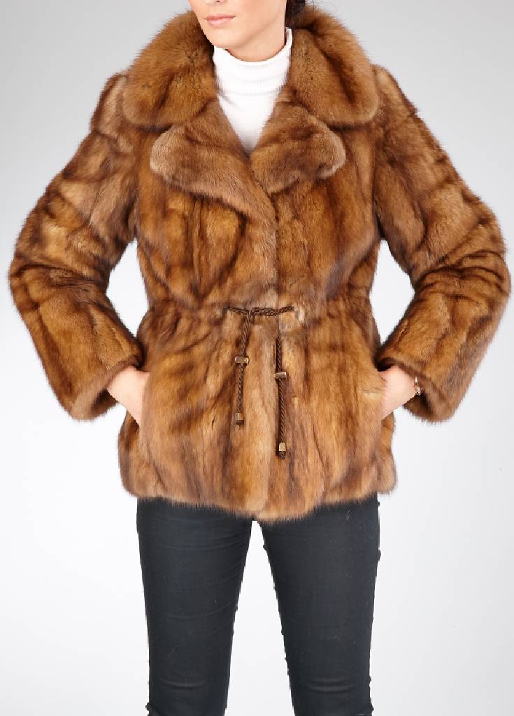 Kanadische Zobel-Jacke, Gr. ca. 38/40, Tunnelzug mit Kordel, braunes Innenfutter, 2 Einschubtaschen, Rückenl. ca. 70 cm