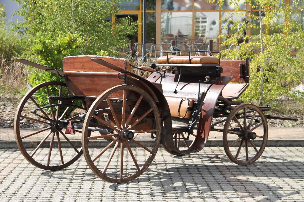 Detail b: Jagdwagen, deutsch, um 1910, Der hier angebotene 2 bzw. 4 Spänner stammt ca. aus dem Jahr 1910 und ist für 4 Personen geeignet. Bei dem Gestell ...