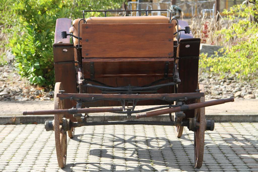 Detail c: Jagdwagen, deutsch, um 1910, Der hier angebotene 2 bzw. 4 Spänner stammt ca. aus dem Jahr 1910 und ist für 4 Personen geeignet. Bei dem Gestell ...