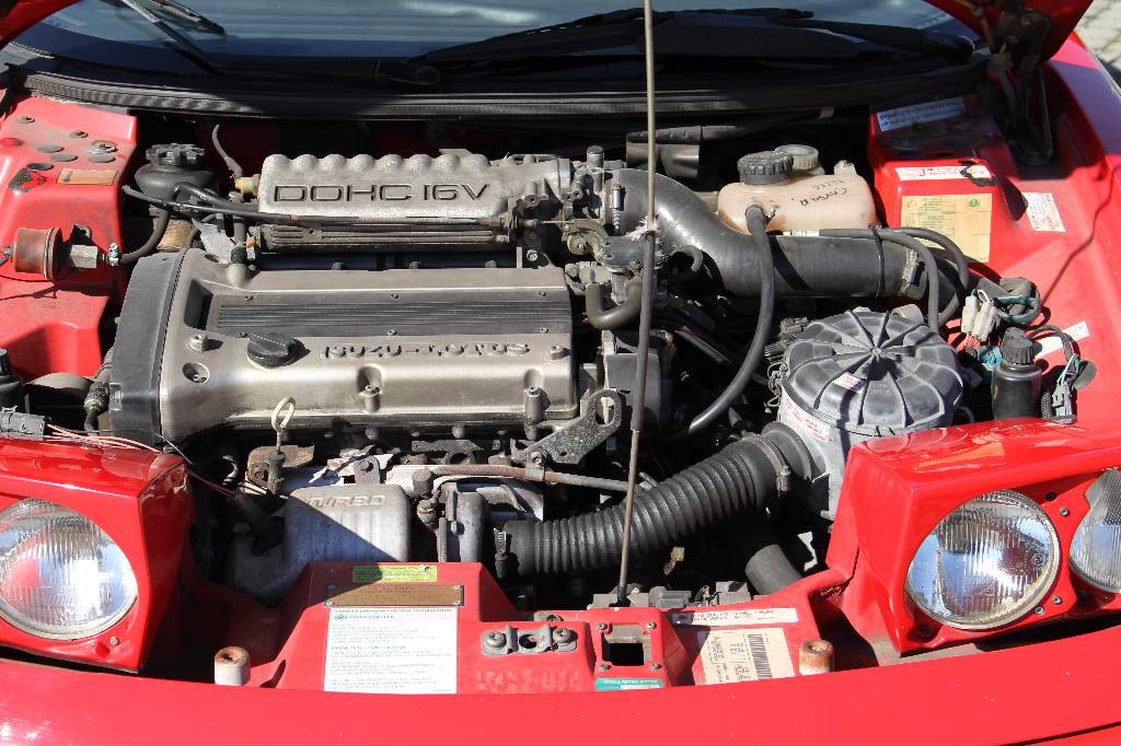 Detail h: Lotus Elan Cabriolet, EZ 06.1992, Laufleistung ca. 129.000 km, TÜV bis 04.2017, 116 kW/ 158 PS, 4-Zylinder, 5-Gang Schaltgetriebe, rot, neue ...