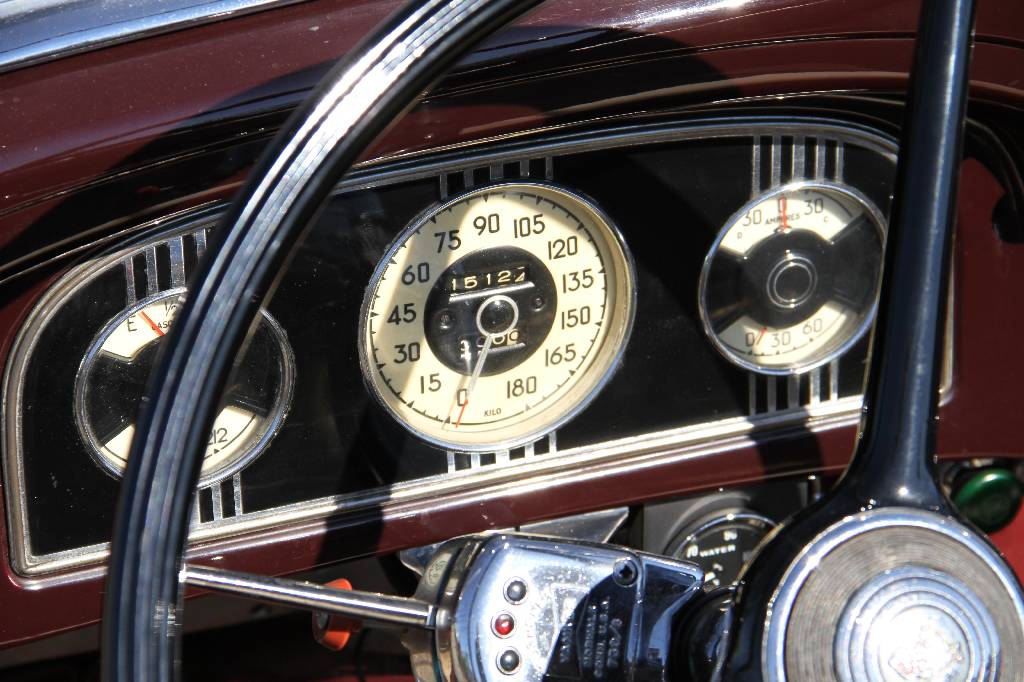 Detail i: Packard 120 Straight Eight One Twenty Cabriolet, EZ 07.1936, 1. Hand in Deutschland, Laufleistung ca. 15.123 km abgelesen, H-Zulassung, 89 kW/ 121 ...