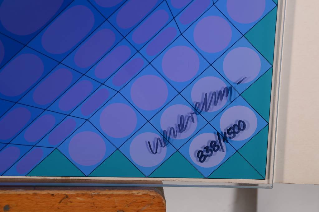 Detail a: Victor Vasarely, 1906-1997, Schachbrett, Serigraphie auf Plexiglas, 1979, handsign. und num. 838/1500, ca. 71x71x1 cm