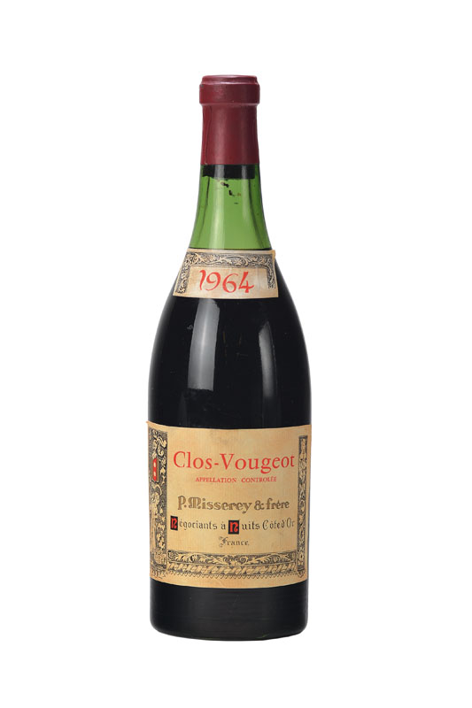 3 Flaschen 1964 Clos Vougeot P.Misserey & frere, Cote d'Or, je ca. 70 cl, Abstand zwischen Kapsel und Wein: 2,5 - 3,5 cm, Etiketten teilw. l. ...