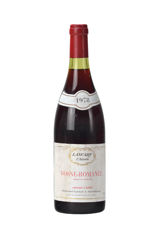 2 Flaschen 1978 Lancart l'Ainee Vosne-Romanee , je ca. 73 cl, Abstand zwischen Wein und Kapseln: ca. 2 cm, unverkostet, Etiketten l. beschmutzt