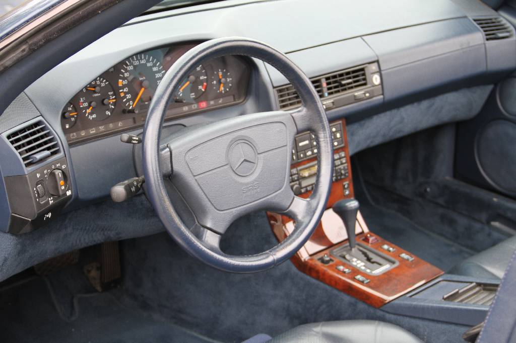 Detail g: Mercedes-Benz SL 280 R 129, EZ 05.1994, Laufleistung ca. 155.000 km, TÜV 08.2017, 142 kW/193 PS, 6-Zylinder, Automatikgetriebe, nautikblau metallic, ...
