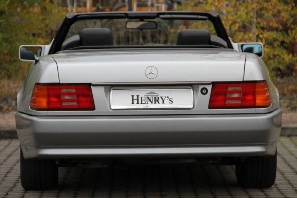 Detail d: Mercedes-Benz SL 300 24 V R 129, EZ 02.1992, Laufleistung ca. 173.978 km, 170 kW/ 231 PS, 6-Zylinder, Automatikgetriebe, silber, Vollleder schwarz, ...