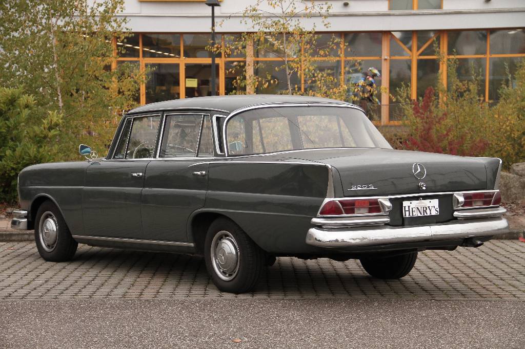 Detail c: Mercedes-Benz 220 S W 111, EZ 02.1963, Laufleistung 44.333 km abgelesen, H- zulassungsfähig, 77 kW/ 105 PS, Automatikgetriebe, grau, rot, Fahrzeug ...