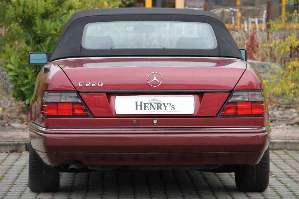 Detail c: Mercedes-Benz E 220 Cabriolet W 124, EZ 04.1994, Laufleistung ca. 185.245 km, TÜV 01.2016, 110 kW/ 150 PS, 6 Zylinder, Automatikgetriebe, rot, ...