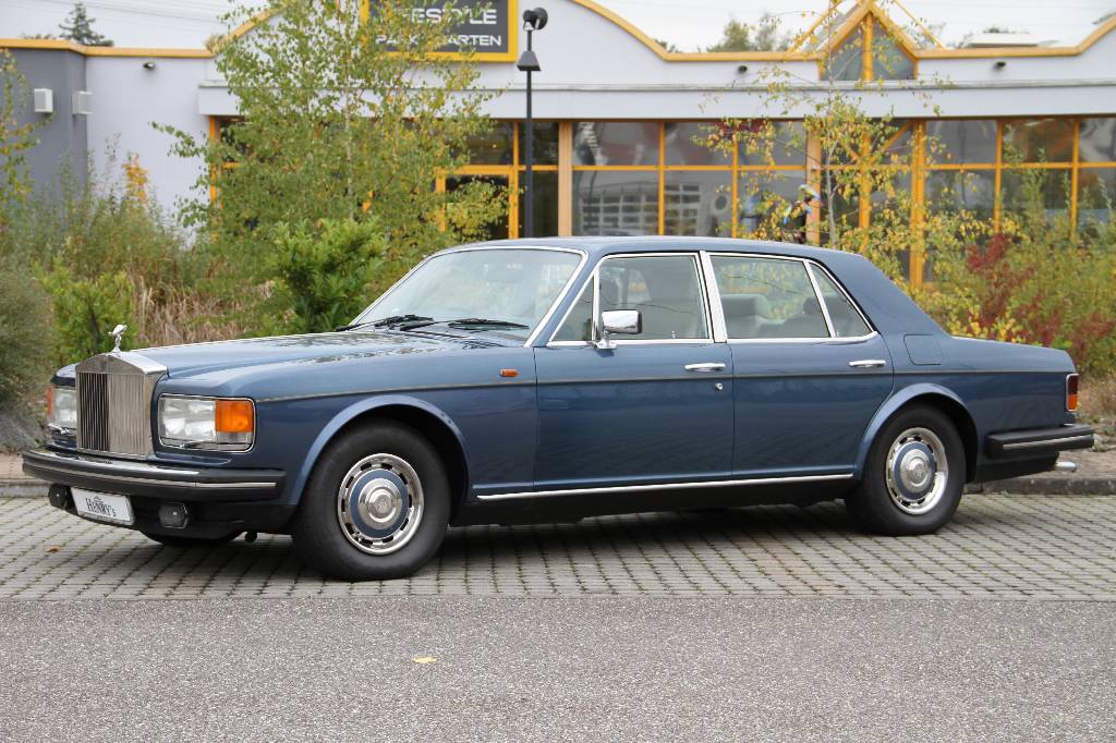 Rolls-Royce Silver Spirit I, EZ 08.1982, Laufleistung 89.271 miles abgelesen, H- Zulassung, 162 kW/ 220 PS, Automatikgetriebe, blau, beige, ...