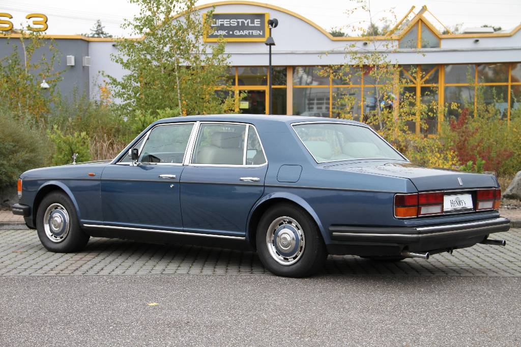 Detail c: Rolls-Royce Silver Spirit I, EZ 08.1982, Laufleistung 89.271 miles abgelesen, H- Zulassung, 162 kW/ 220 PS, Automatikgetriebe, blau, beige, ...