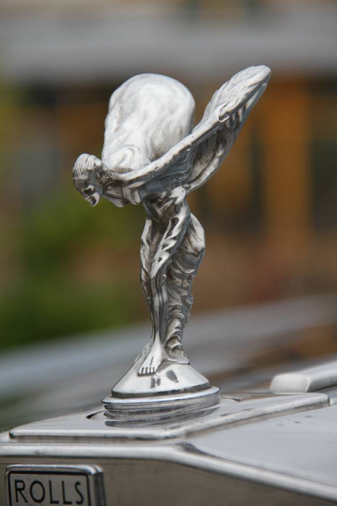 Detail h: Rolls-Royce Silver Spirit I, EZ 08.1982, Laufleistung 89.271 miles abgelesen, H- Zulassung, 162 kW/ 220 PS, Automatikgetriebe, blau, beige, ...