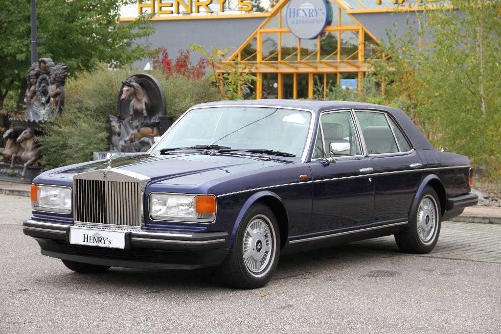 Detail b: Rolls-Royce Silver Spirit III, EZ 08.1994, Laufleistung 140.684 miles abgelesen, TÜV 11.2015, 180 kW/ 245 PS, dunkelblau, beige, Classic Data ...