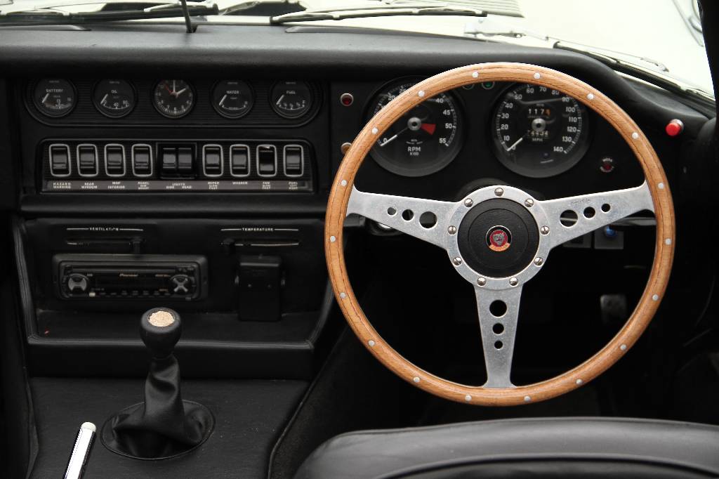 Detail g: Jaguar E-Type Replik, EZ 10.1972, Laufleistung 14.435 miles abgelesen, 154 kW/ 209 PS (laut Schein), 129 kW/ 175 PS (laut Gutachten), 6-Zylinder, ...