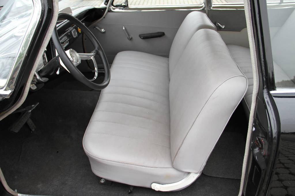 Detail f: Plymouth Savoy Coupé, EZ 11.1959, Laufleistung 9.697 miles abgelesen, H- zulassungsfähig, 191 kW/ 260 PS, 8-Zylinder, Automatikgetriebe, schwarz, ...