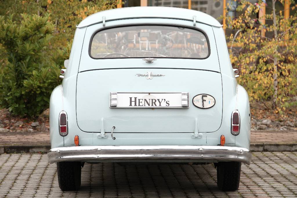 Detail b: Renault Frégate Domaine Break, EZ 07.1958, Laufleistung 58.919 km abgelesen, H-Zulassung, 67 kW/ 91 PS, 4-Zylinder, Halbautomatik, hellblau, ...