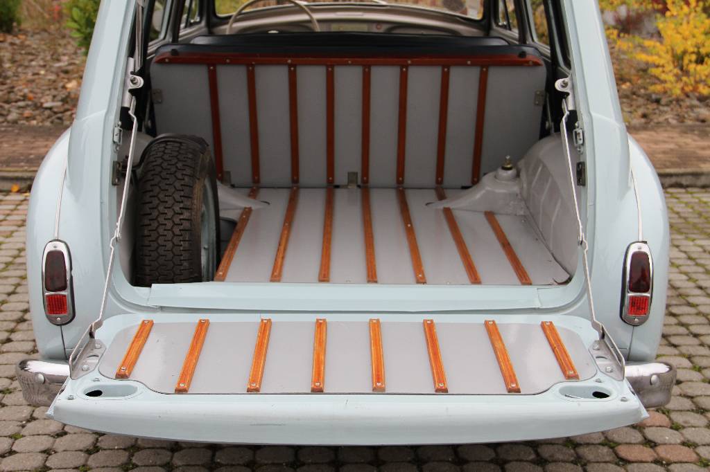 Detail g: Renault Frégate Domaine Break, EZ 07.1958, Laufleistung 58.919 km abgelesen, H-Zulassung, 67 kW/ 91 PS, 4-Zylinder, Halbautomatik, hellblau, ...