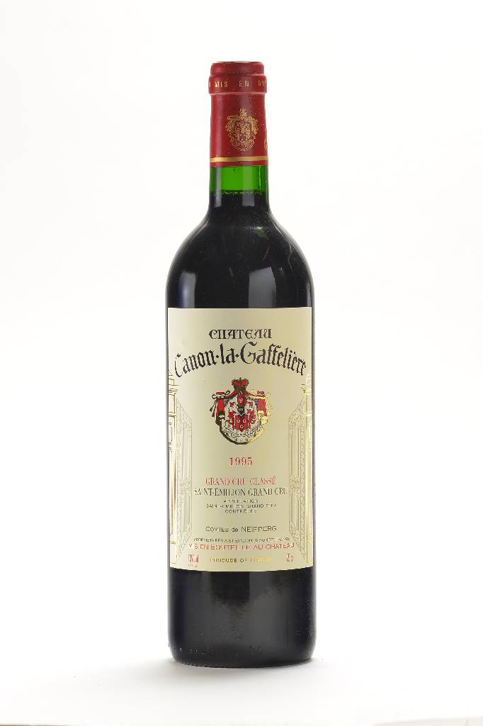 4 Flaschen 1982 Bruno Giacosa Barolo, Piemonte, je ca. 75 cl, top shoulder und into neck, unverkostet, Etiketten teilw. l. gebräunt