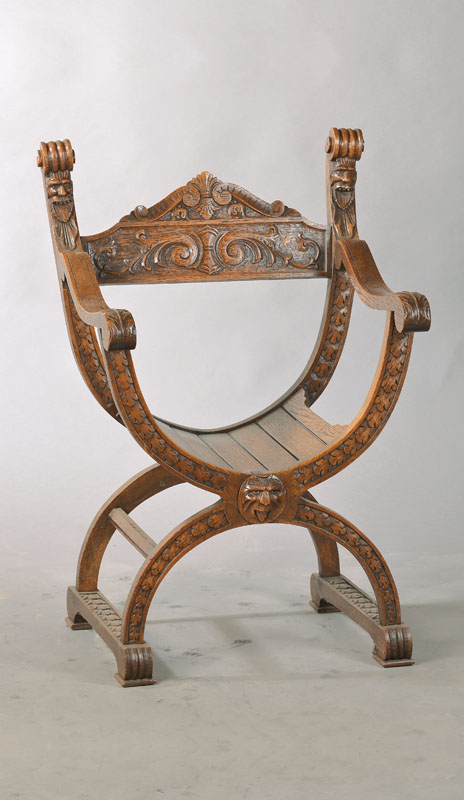 Scherenstuhl, deutsch, um 1880/90, Eiche massiv, historisierend, mit Frührenaissance- Ornamenten, Fratzen, Arabesken u. Akanthusblatt, Alterssch., ...