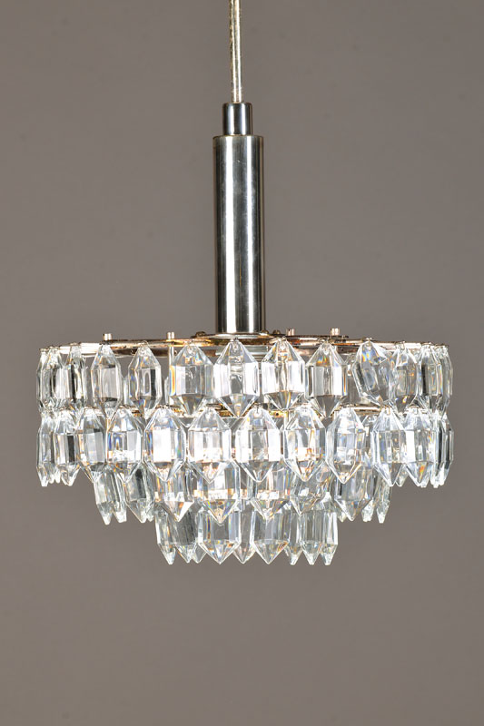 Kronleuchter, Wien, Bakalowits, um 1960, Metall, versilbert, guter Zustand, eine Brennstelle, H. ca. 58 cm, D. ca. 32 cm Funktion nicht geprüft,
