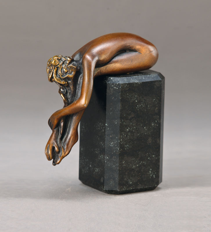 Bruno Bruni, geb. 1935 Gradara, Fiora, Bronzeskulptur auf Steinsockel, signiert und nummeriert 1645/14999, Gesamt H. 11,5 cm