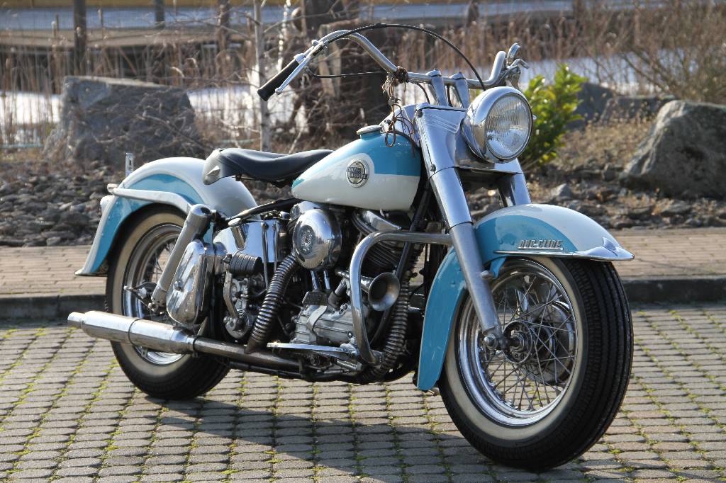 Harley Davidson Duo Glide, EZ 07.1958, 2. Hand, Laufleistung ca. 2.326 km abgelesen, HU 08.2016, H-Zulassung, 42 kW/ 57 PS, 2- Zylinder, ...