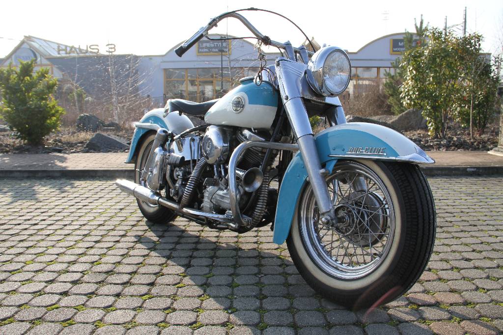 Detail a: Harley Davidson Duo Glide, EZ 07.1958, 2. Hand, Laufleistung ca. 2.326 km abgelesen, HU 08.2016, H-Zulassung, 42 kW/ 57 PS, 2- Zylinder, ...