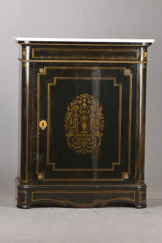1-türiger Halbschrank, sog. Meubles D'Appui, Frankreich, um 1860/70, Eichekorpus, schwarz gefaßt als Ebenholzimitat, mit Bandeinlagen in ...