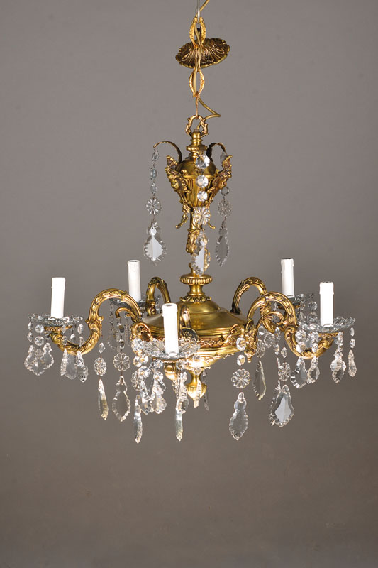 Prunkvolle Deckenlampe, Louis-XV-Stil, Bronze in schwerer Qualität, mit gewachsener Patinierung, verziert mit u.a. halbplastischen Maskaronen, 5 ...