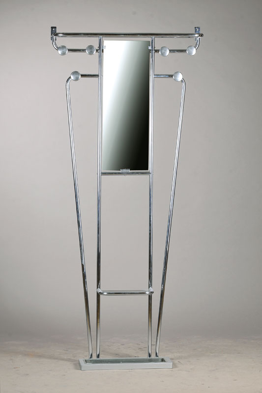 Garberobe, Art-Deco, um 1920/30, Aluminium- Gestell konisch verlaufend, mittig eingesetzter Spiegel, 6 Haken/Knaufe, Schirmständer, Gebr.-Sp., ca. ...