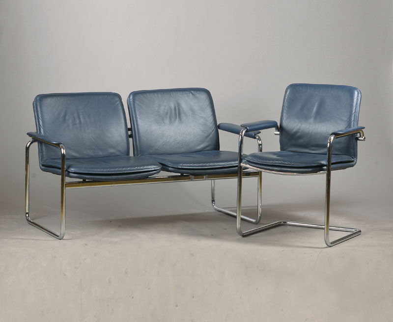 Sitzgarnitur, Dreipunkt Art-Collection, Ende 20.Jh., bestehend aus einem 2-Sitzer-Sofa und 2 unterschiedlichen Armlehnsessel, Stohlrohrgestell mit ...