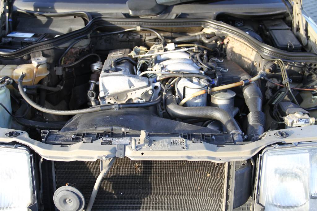 Detail i: Mercedes-Benz 200D W 124, EZ 06.1992, 2. Hand, Laufleistung ca. 108.542 km, 55 kW/ 75 PS, 4-Zylinder, 4-Gang-Schaltgetriebe, Pueblobeige, Stoff ...