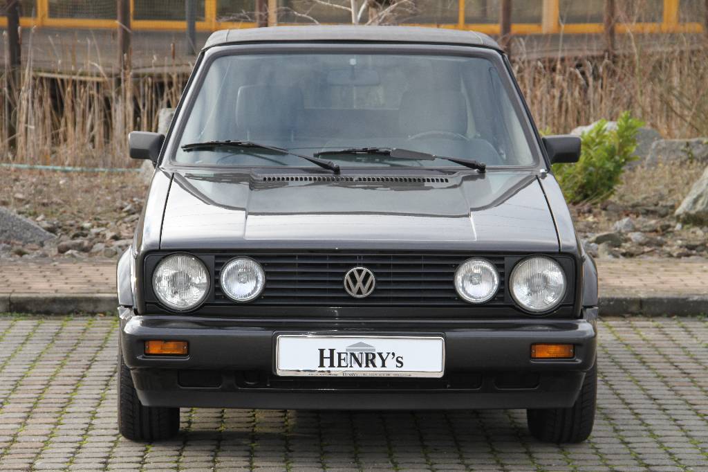 Detail a: VW Golf I Cabriolet, EZ 02.1990, Laufleistung ca. 151.212 km, HU 07.2017, 72 kW/ 98 PS, 5- Gang Schaltgetriebe, Graphitschwarz metallic, Sportsitze ...