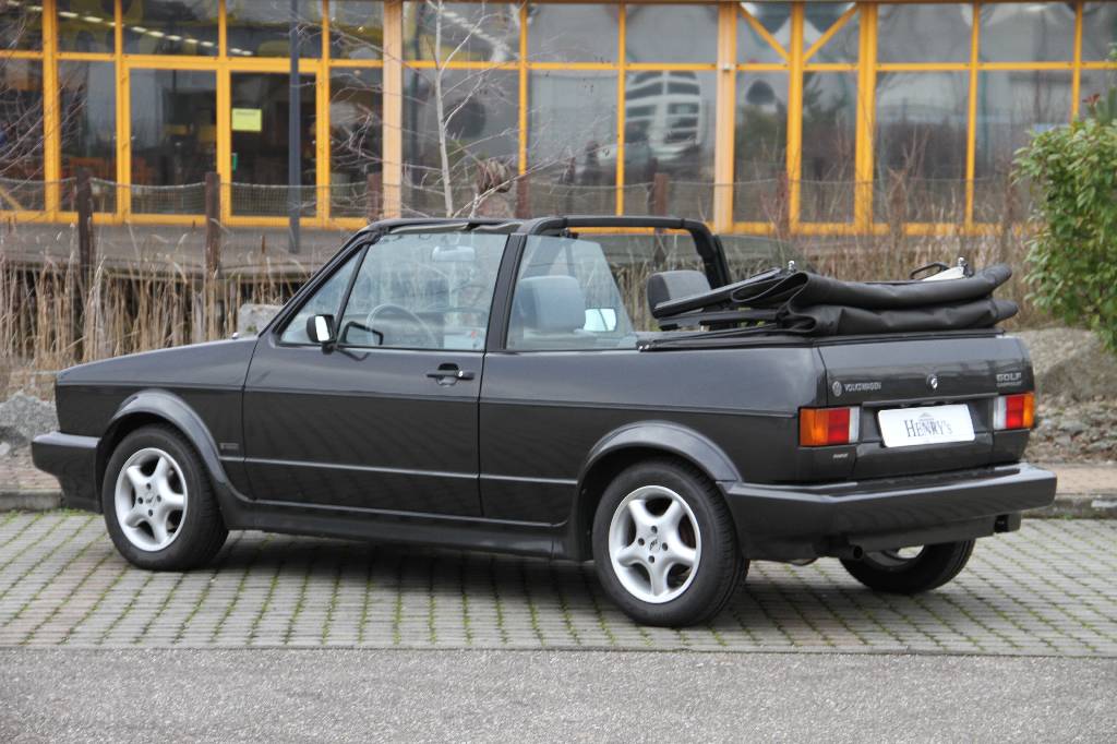Detail d: VW Golf I Cabriolet, EZ 02.1990, Laufleistung ca. 151.212 km, HU 07.2017, 72 kW/ 98 PS, 5- Gang Schaltgetriebe, Graphitschwarz metallic, Sportsitze ...