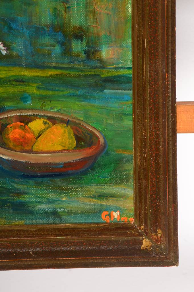 Detail a: G. Mono, zeitgenössischer Französischer Künstler, Stillleben mit Blumen und Obstschale, Öl/Lwd, rechts unten signiert, rückseitig mit Widmung, ...