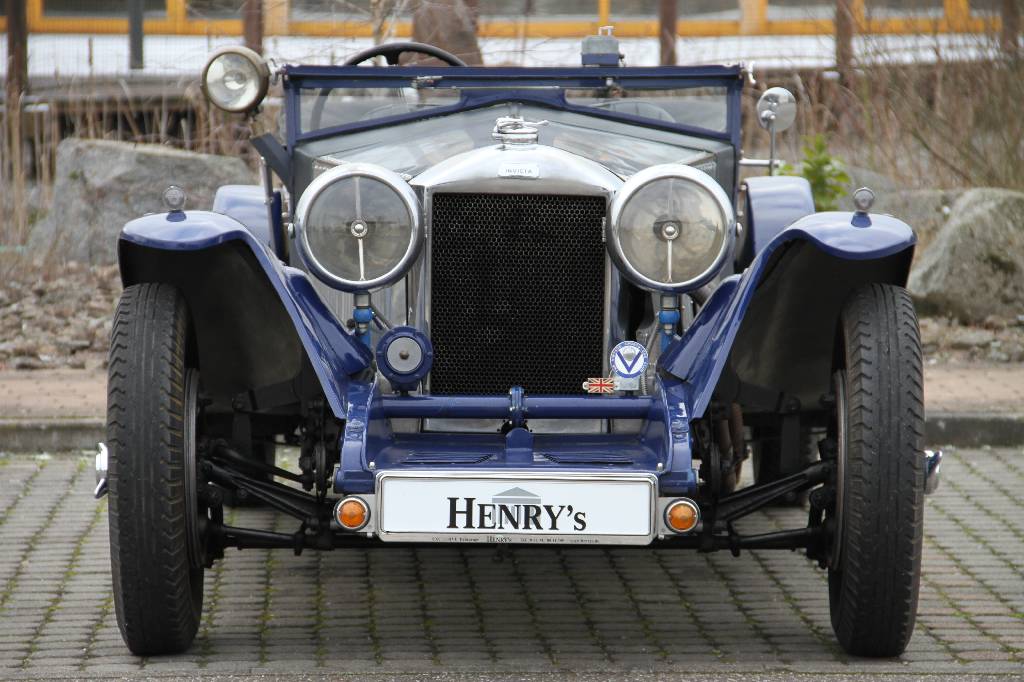 Detail c: Invicta 12/90 Supercharged, Fahrgestellnummer L 183 EZ 10.1932, Laufleistung ca. 2.414 miles abgelesen, H- Zulassung, 66 kW/ 90 PS, 6- Zylinder, ...