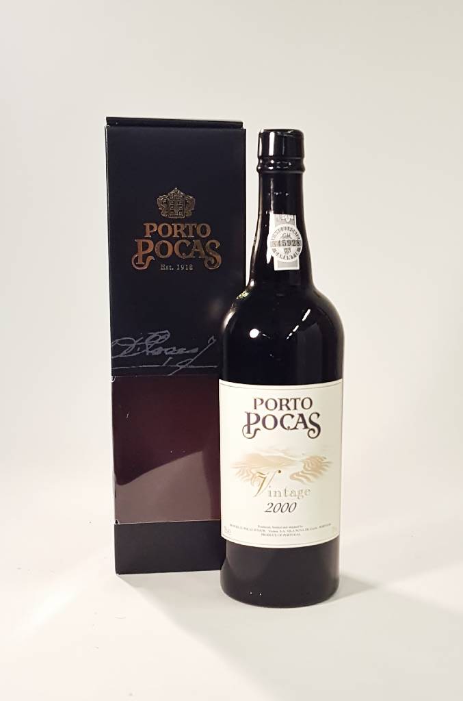 30 Flaschen 2000 Porto Pocas Vintage Port, je ca. 75 cl, into neck, produced, bottled andshipped by Manoel D. pocas Vinhos S.A, in 5x6 Kartons, jede ...