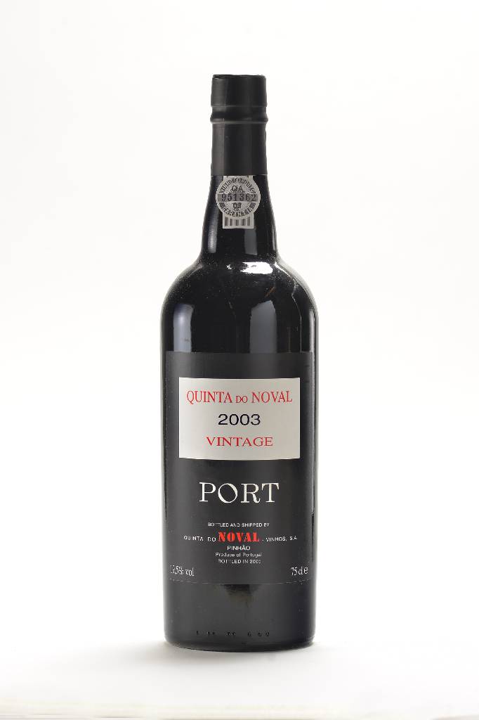 5 Flaschen Quinta do Noval Vintage Port, 1x 2000 Silval Vintage, 1x 2000 Quinta do Noval Vintage, 3x 2003 Quinta do Noval Vintage, bottled and ...