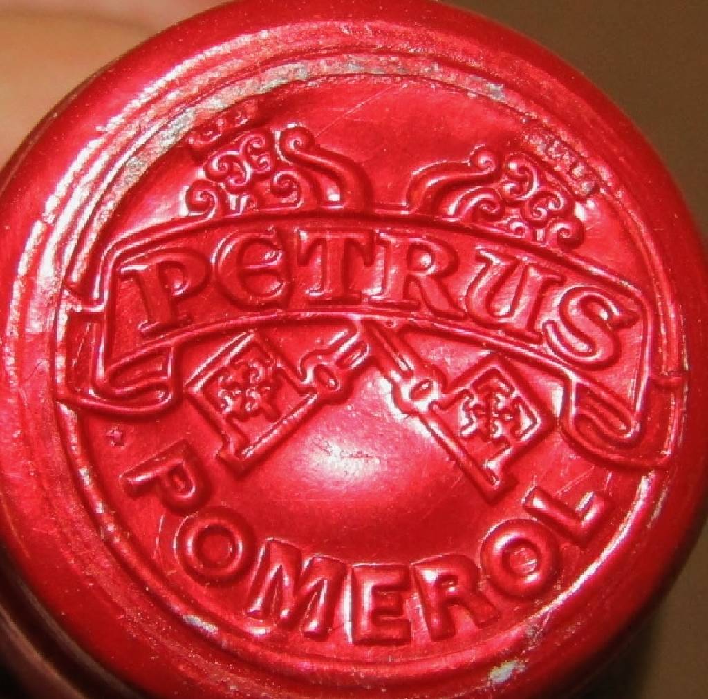 Detail b: 6 Flaschen 1985 Chateau Petrus, Grand Vin, Pomerol, je ca. 75 cl, je into neck, 12,6% Vol., in der 6er Originalholzkiste, unverkostet, in dieser ...