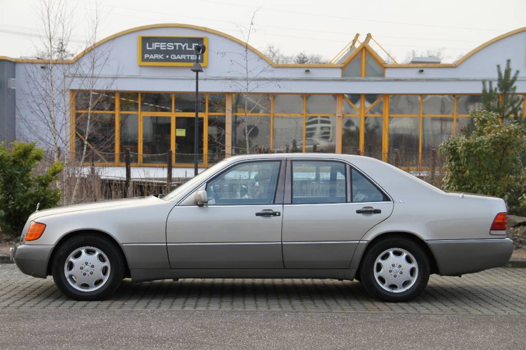 Detail b: Mercedes-Benz 600 SE V12 W 140, EZ 01.1992, Laufleistung ca. 192.520 km, HU 02.2017, 300 kW/ 408 PS, 12-Zylinder, Automatikgetriebe, Rauchsilber, ...