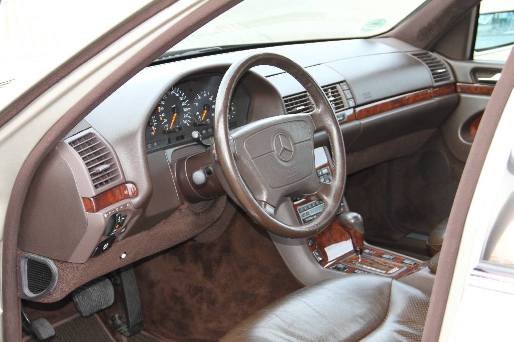 Detail e: Mercedes-Benz 600 SE V12 W 140, EZ 01.1992, Laufleistung ca. 192.520 km, HU 02.2017, 300 kW/ 408 PS, 12-Zylinder, Automatikgetriebe, Rauchsilber, ...