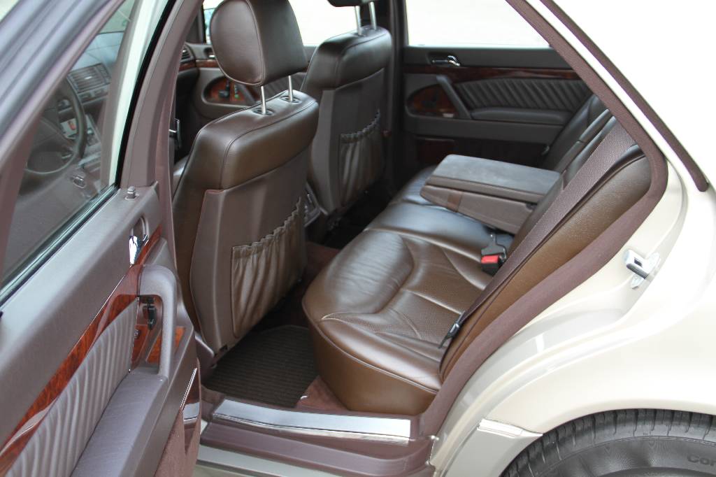 Detail i: Mercedes-Benz 600 SE V12 W 140, EZ 01.1992, Laufleistung ca. 192.520 km, HU 02.2017, 300 kW/ 408 PS, 12-Zylinder, Automatikgetriebe, Rauchsilber, ...