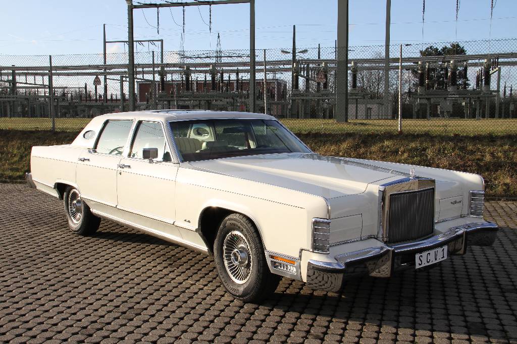 Ford Lincoln Continental S.C.V.1, aus dem Besitz seiner Heiligkeit des Papstes Johannes Paul II, BJ 1979, 1. Hand, Laufleistung ca. 7.100 km ...