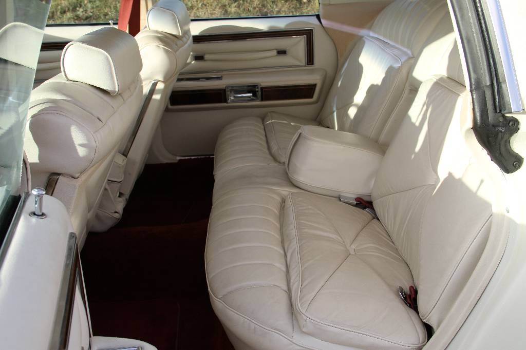Detail f: Ford Lincoln Continental S.C.V.1, aus dem Besitz seiner Heiligkeit des Papstes Johannes Paul II, BJ 1979, 1. Hand, Laufleistung ca. 7.100 km ...