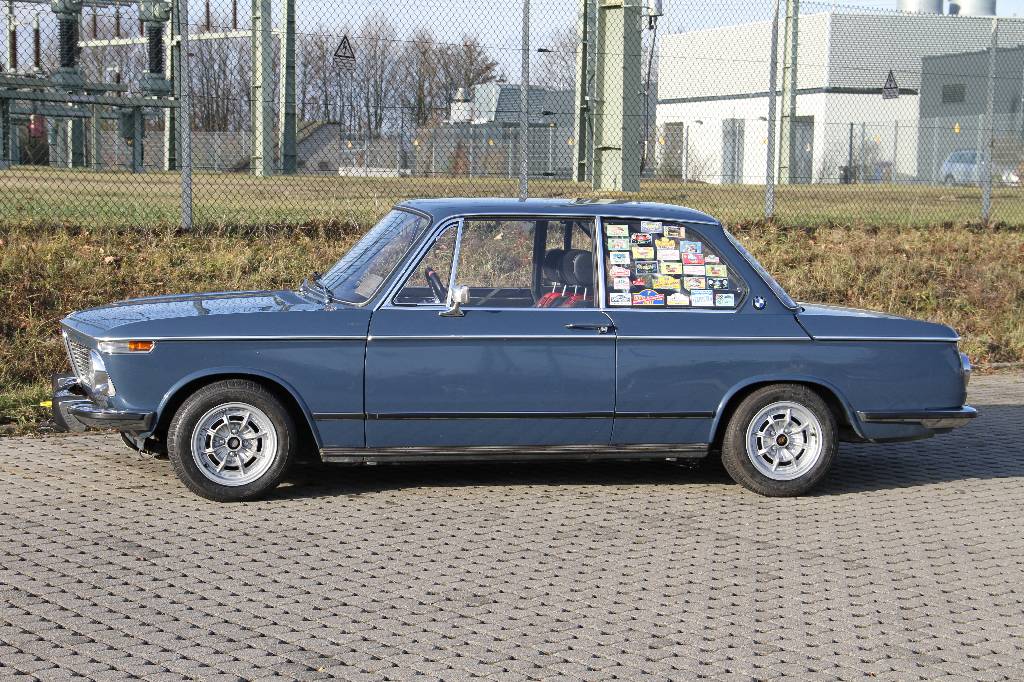 Detail a: BMW 1602 Competizione, EZ 10.1972, Laufleistung ca. 2.337 km abgelesen, H- zulassungsfähig, 80 kW/ 109 PS, 4-Zylinder, 4 -Gang Schaltgetriebe, blau, ...